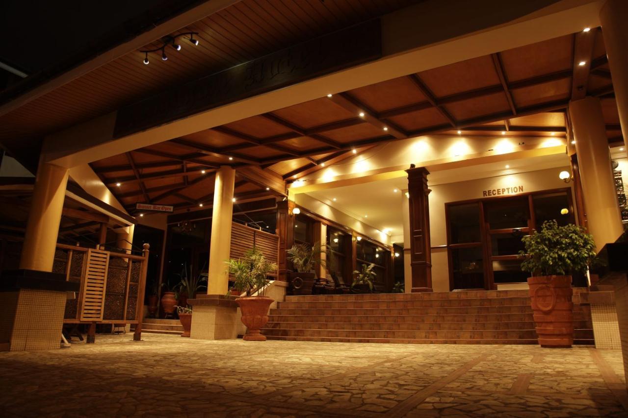 Highgate Hotel Accra Exterior photo